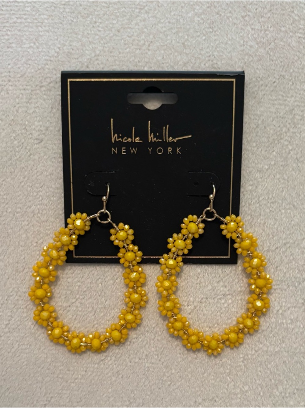 NWT Sweet Romantic Daisy Hoop Earrings